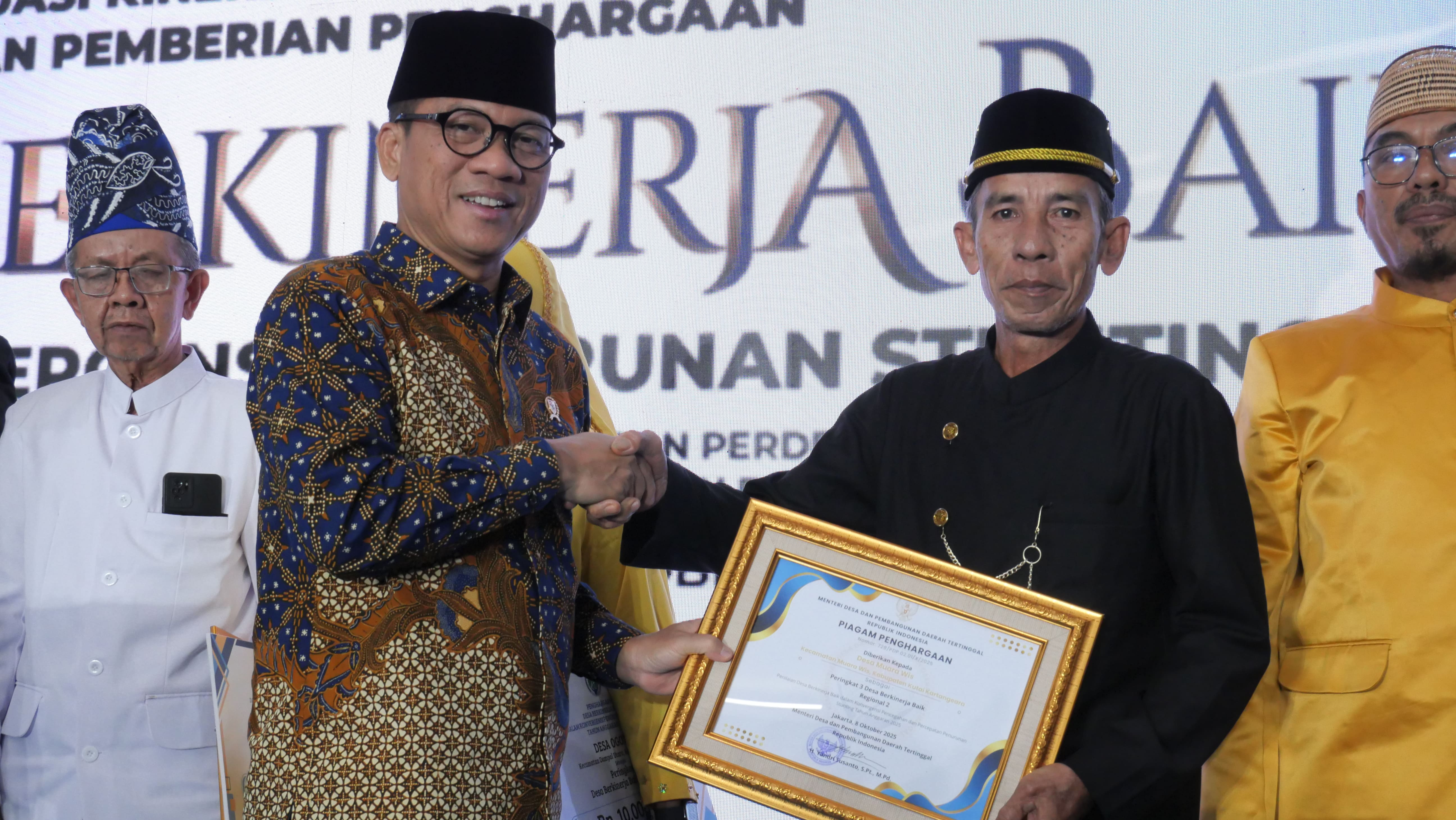 penerimaan penghargaan juara 3 Regional Tengah tingkat Nasional. Perwakilan kaltim 2